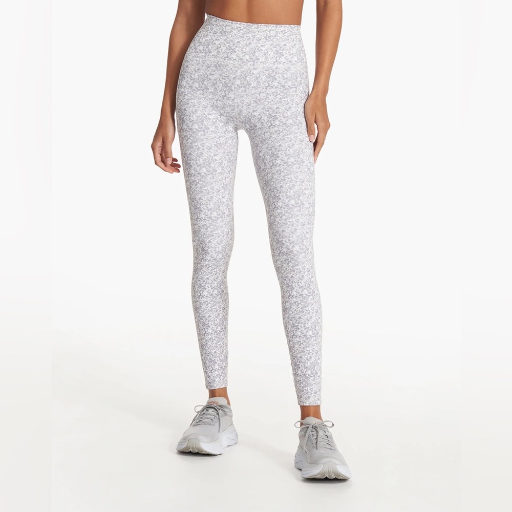 Vuori W Studio Pocket Legging in Salt Blurred Torrent Size M